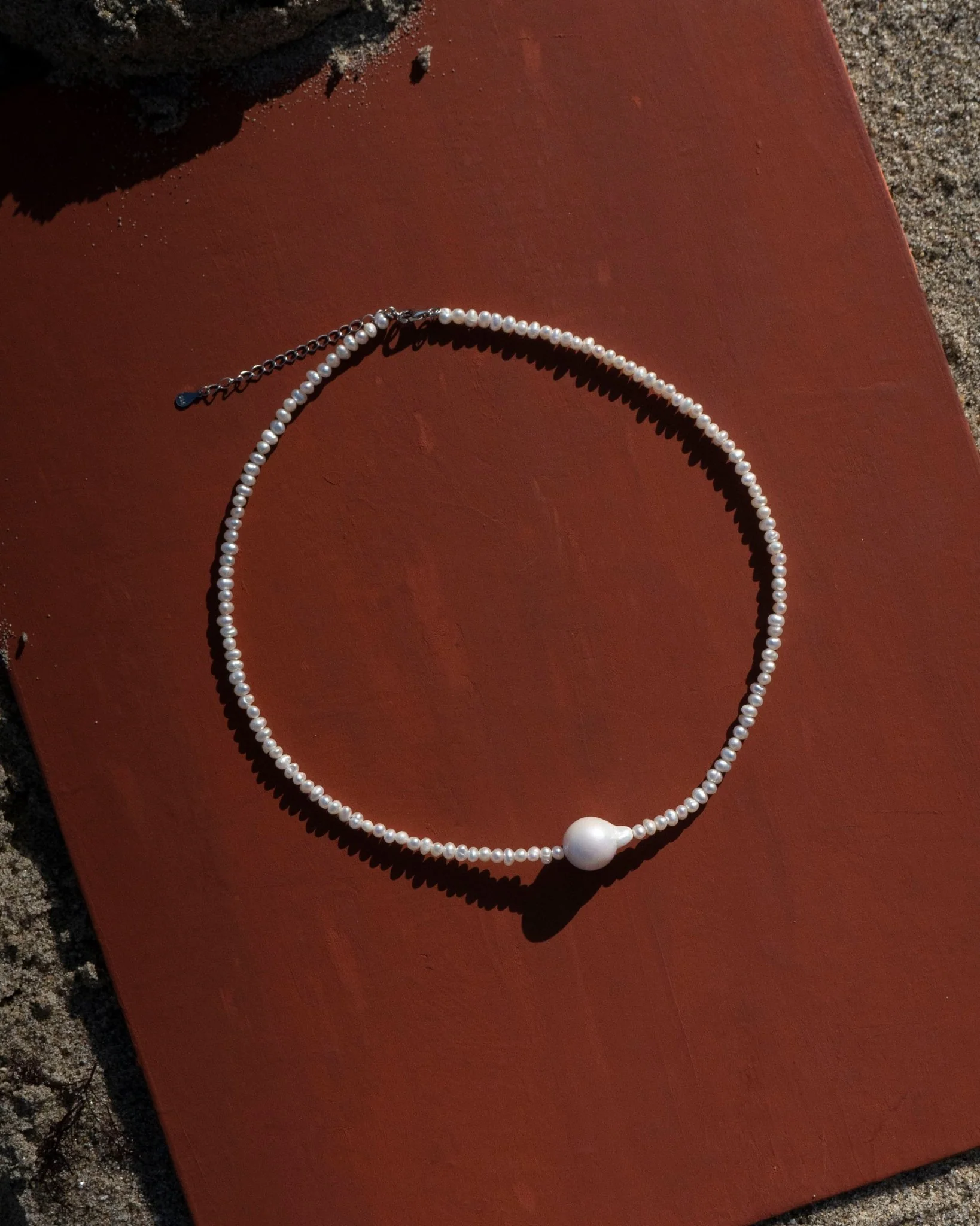 OLIVIA BAROQUE PEARL NECKLACE - Image 10