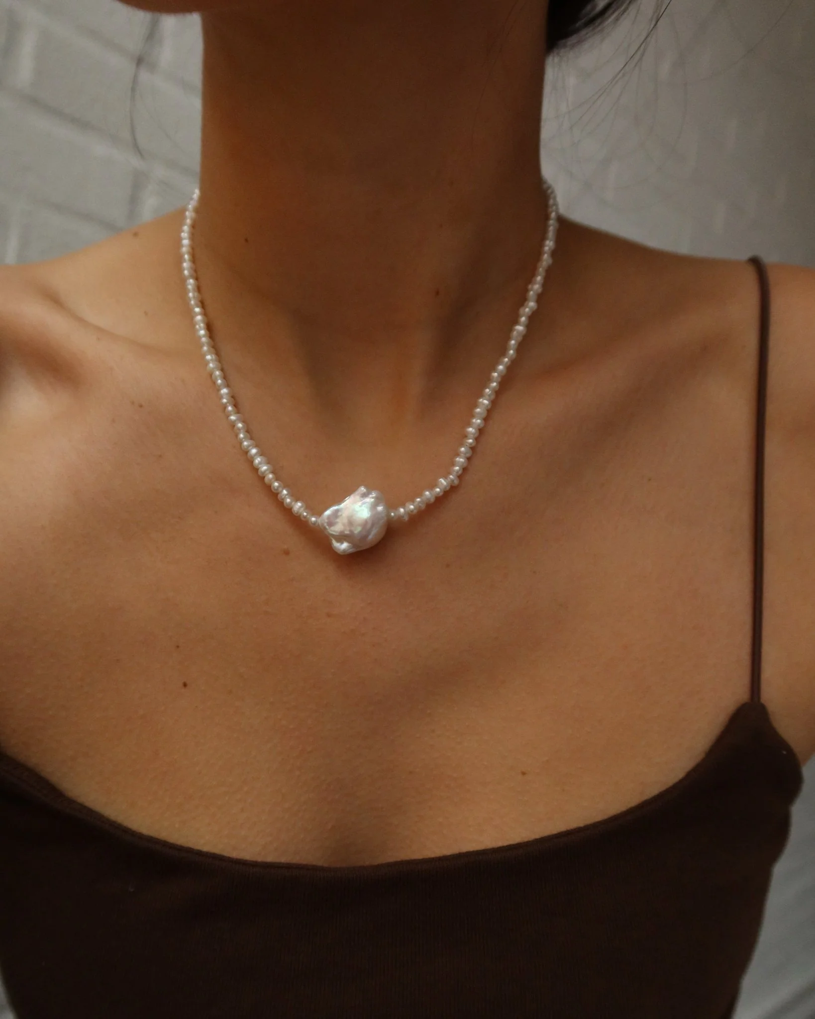 OLIVIA BAROQUE PEARL NECKLACE - Image 4
