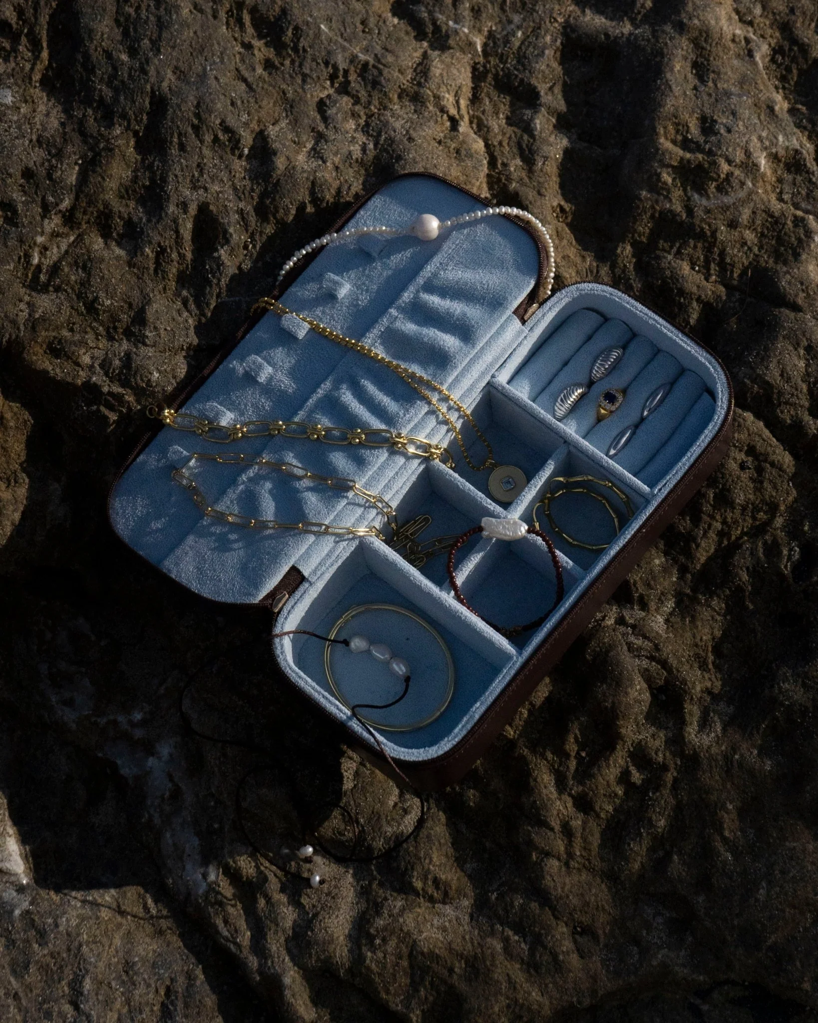 OLIVIA BAROQUE PEARL NECKLACE - Image 9