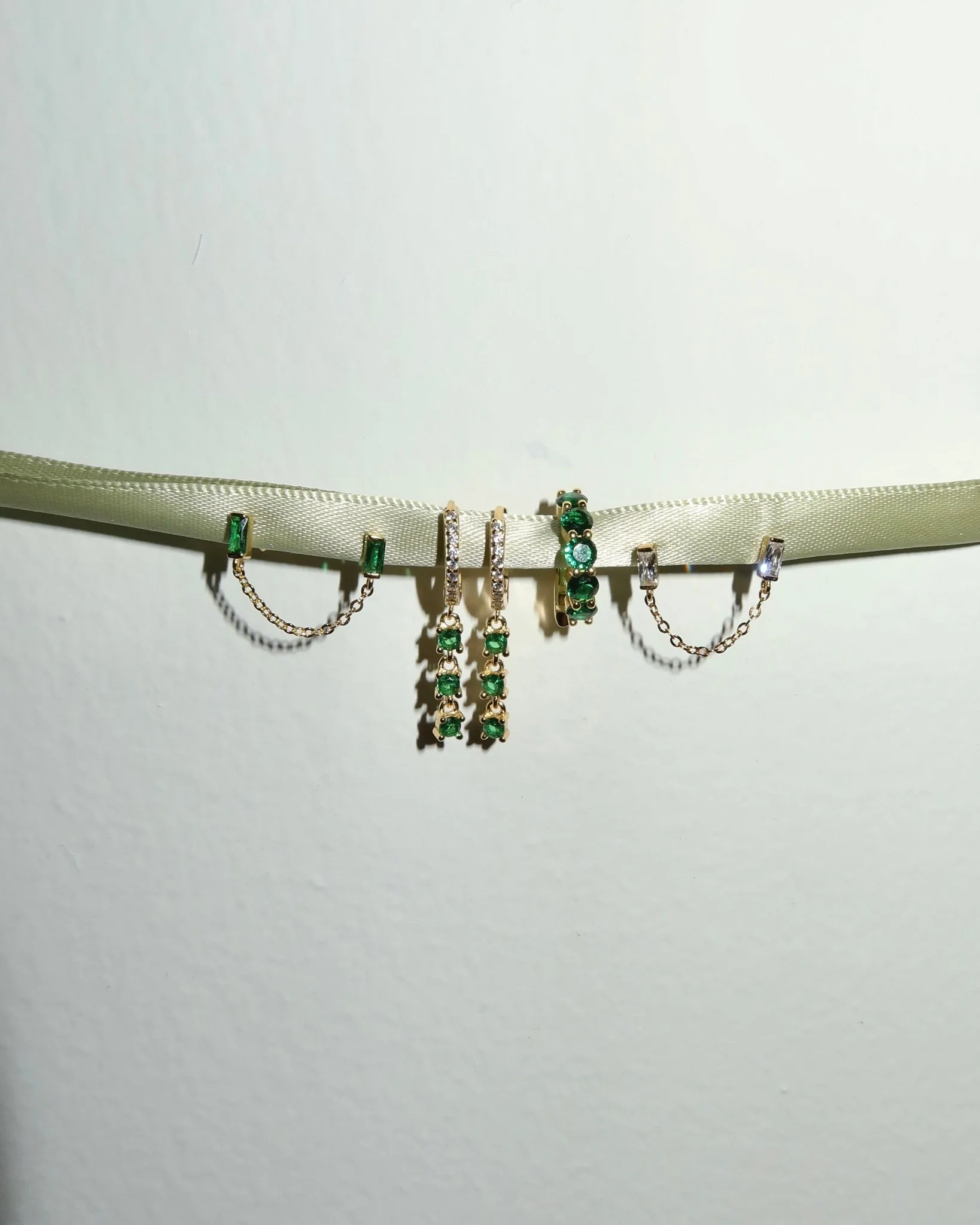 NINA GREEN SPARKLE EAR CUFF - Image 4