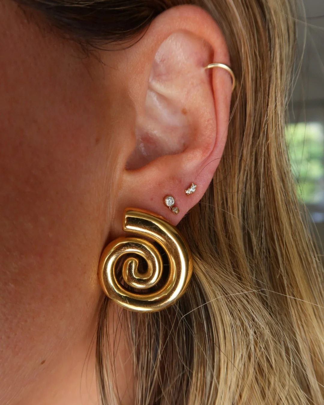 LUCIA SPIRAL STATEMENT STUDS - Image 3