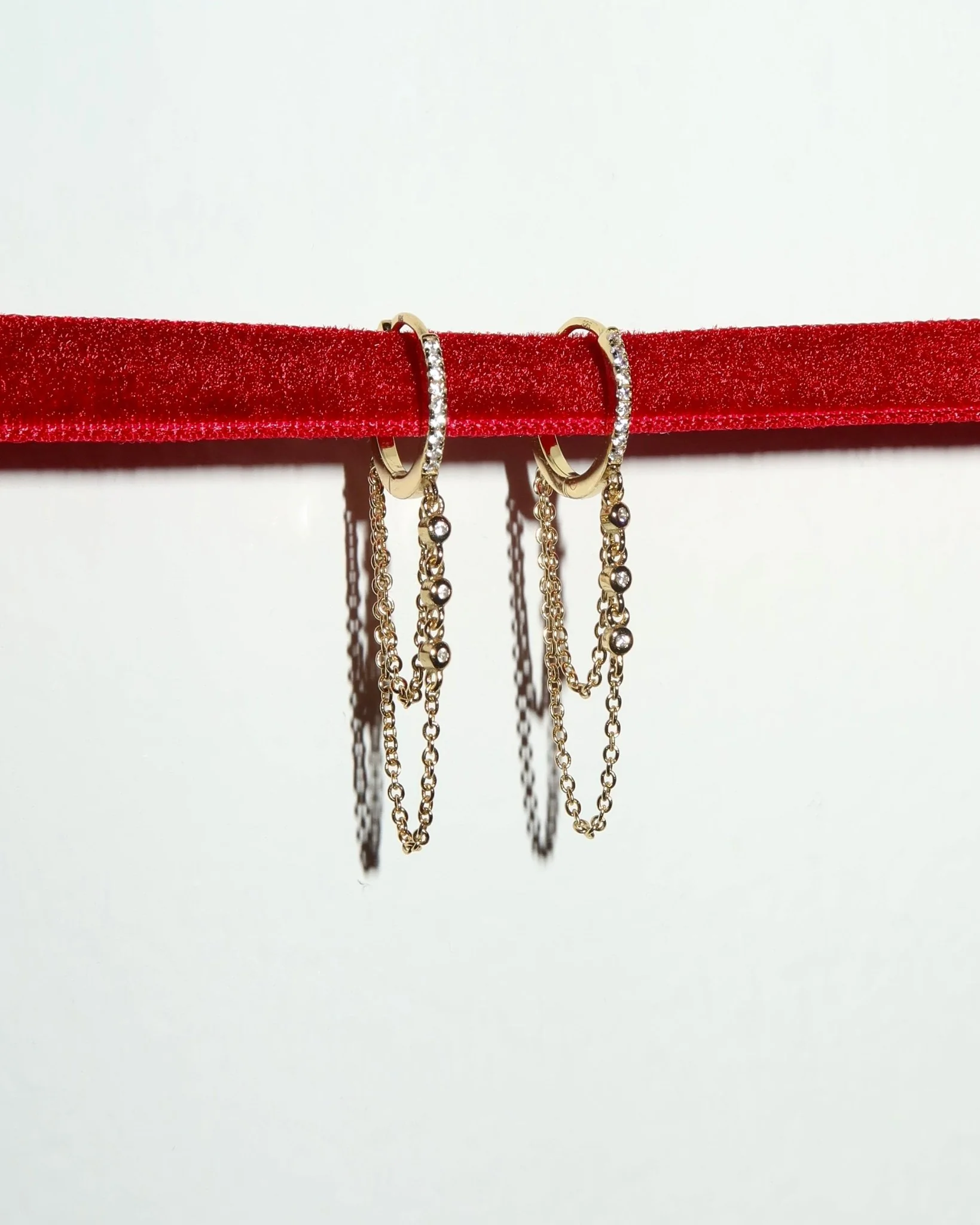 MARGOT DOUBLE CHAIN HUGGIES - Image 12